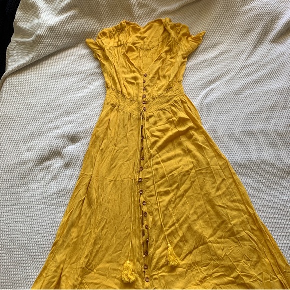 Yellow long dress - Picture 1 of 2